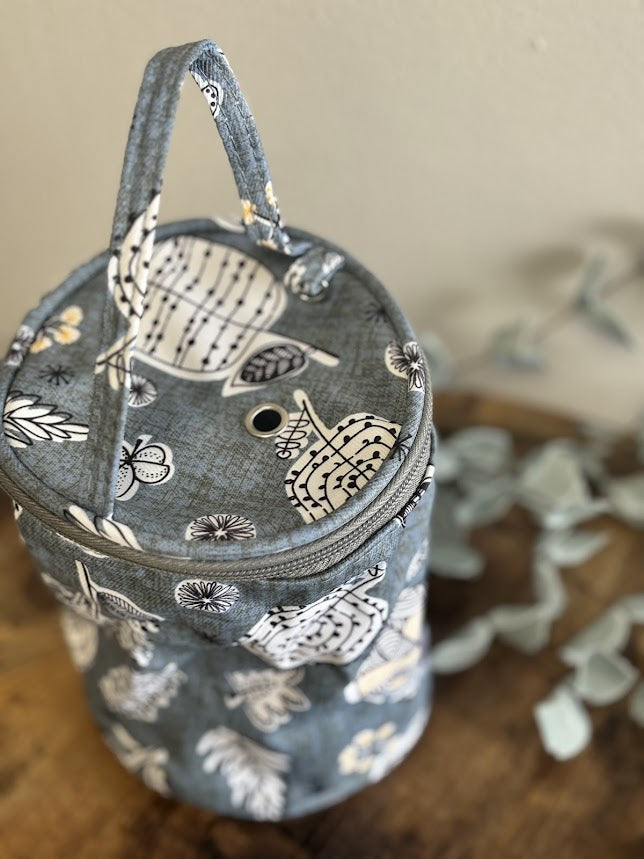 Small Yarn Tote I Blue Floral